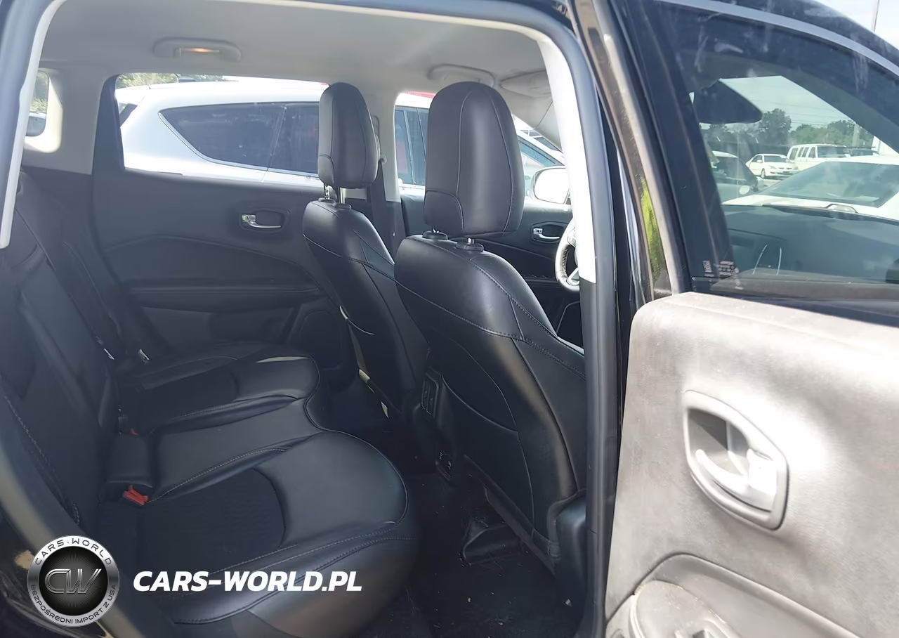 2019 Jeep Compass Latitude 4X4 VIN:3C4NJDBB8KT696430 - 8