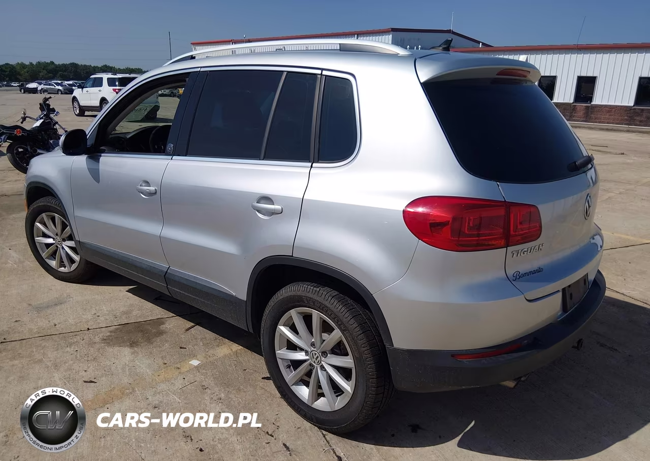 2017 Volkswagen Tiguan 2.0T Wolfsburg Edition VIN:WVGRV7AX8HW500912 - 3