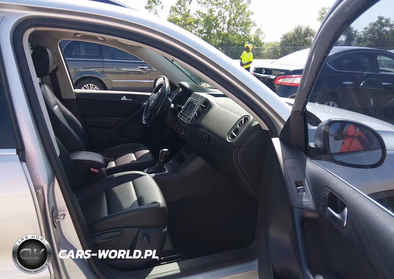 2017 Volkswagen Tiguan 2.0T Wolfsburg Edition VIN:WVGRV7AX8HW500912 - 5