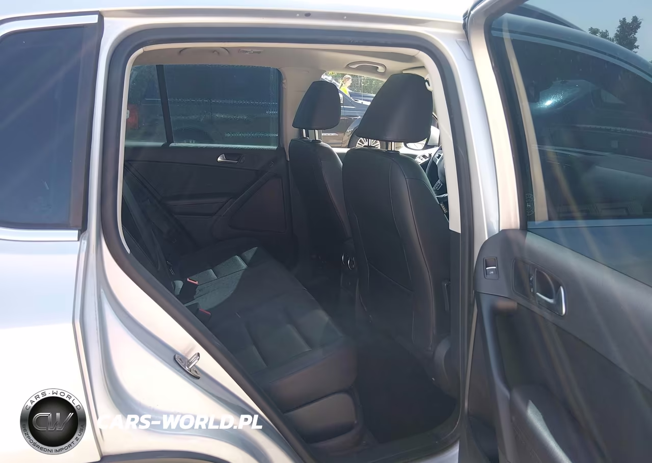 2017 Volkswagen Tiguan 2.0T Wolfsburg Edition VIN:WVGRV7AX8HW500912 - 8