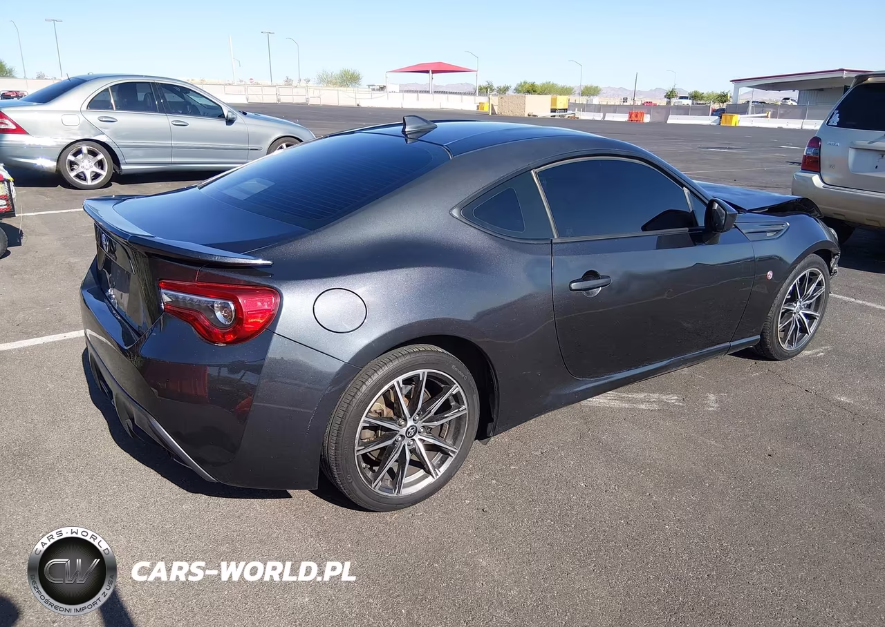 2017 Toyota 86 VIN:JF1ZNAA10H8701405 - 4