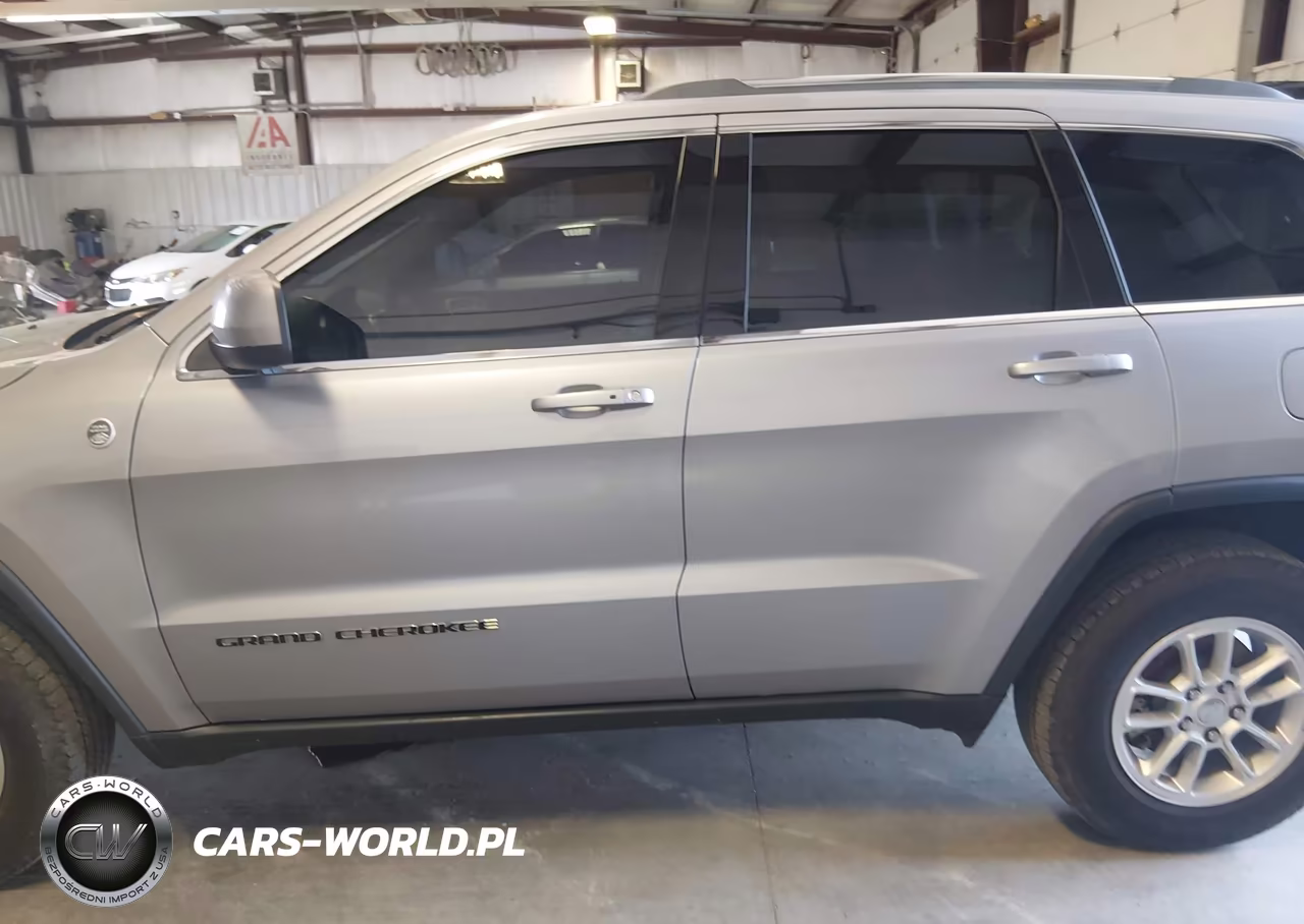 2019 Jeep Grand Cherokee Laredo E 4X4 VIN:1C4RJFAG0KC836914 - 14