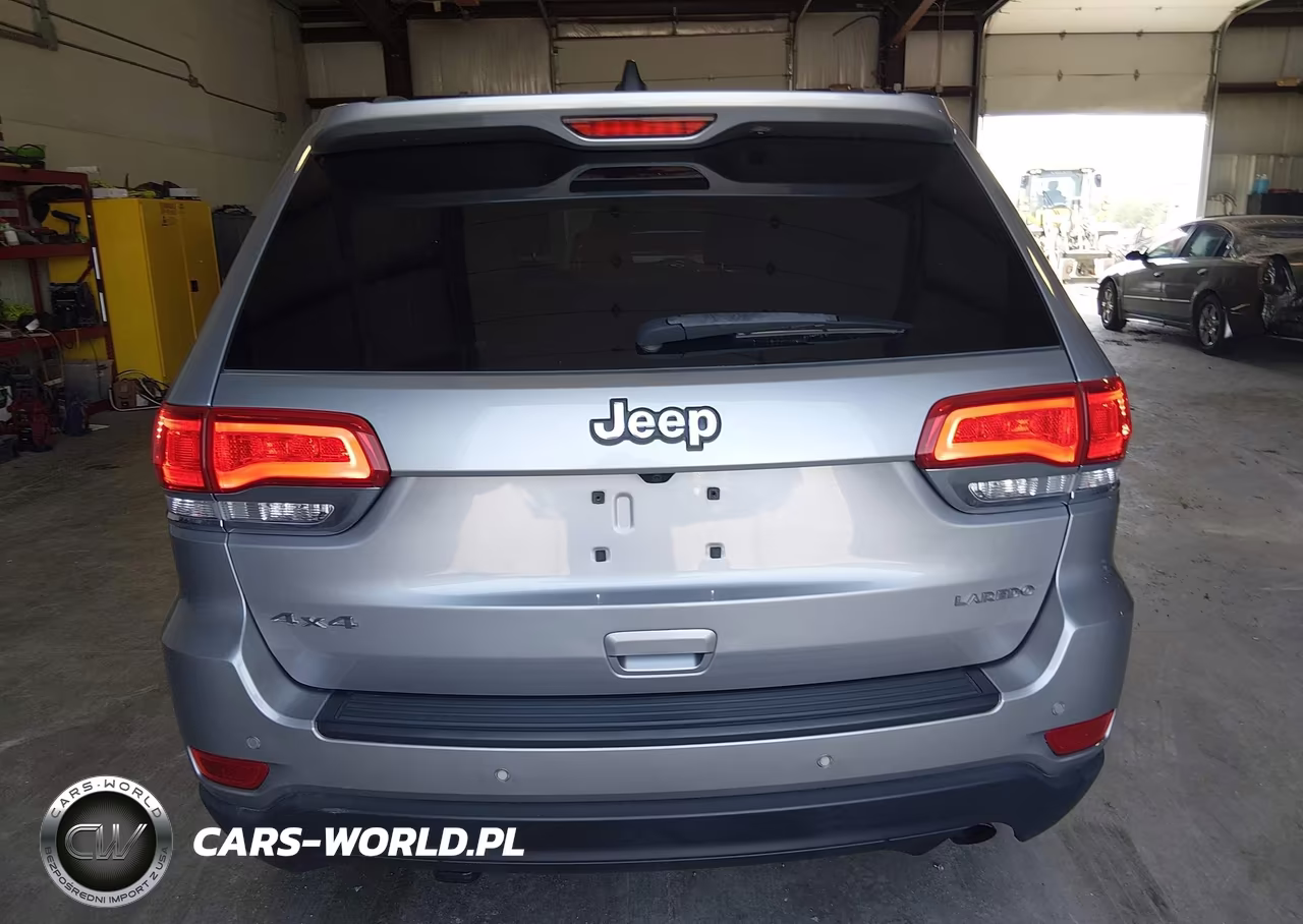 2019 Jeep Grand Cherokee Laredo E 4X4 VIN:1C4RJFAG0KC836914 - 16