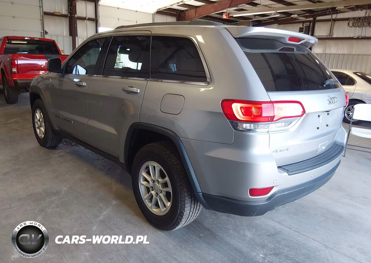 2019 Jeep Grand Cherokee Laredo E 4X4 VIN:1C4RJFAG0KC836914 - 3