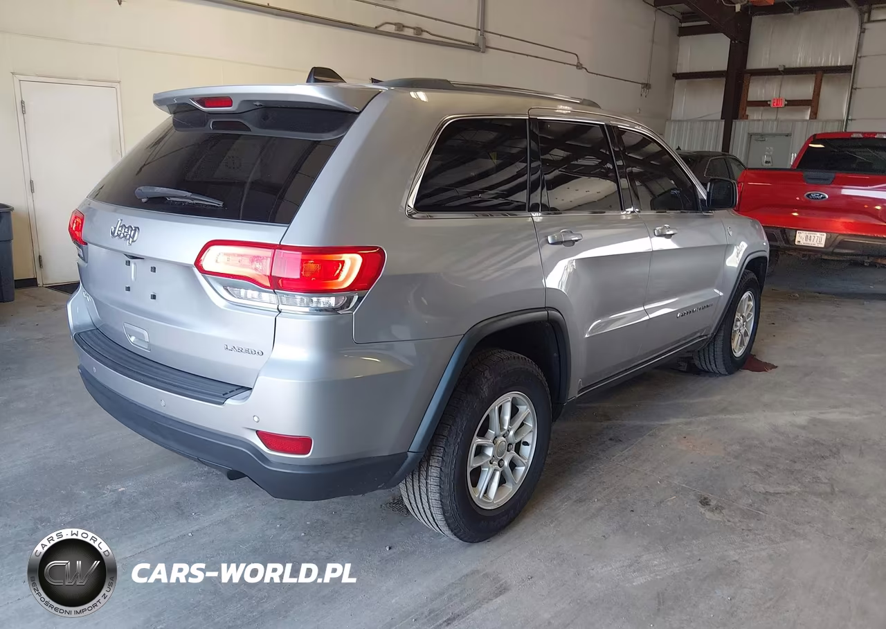 2019 Jeep Grand Cherokee Laredo E 4X4 VIN:1C4RJFAG0KC836914 - 4