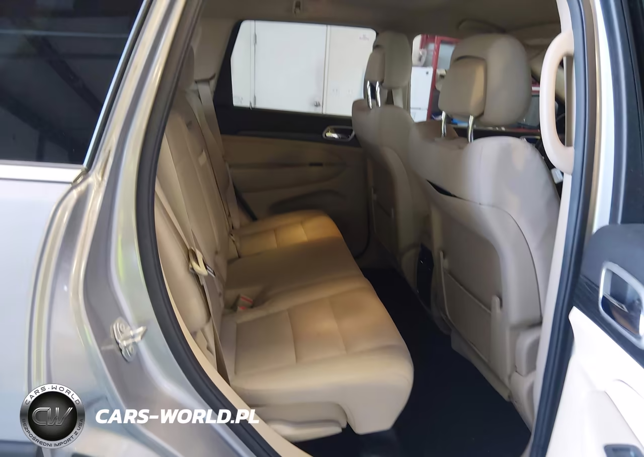 2019 Jeep Grand Cherokee Laredo E 4X4 VIN:1C4RJFAG0KC836914 - 8