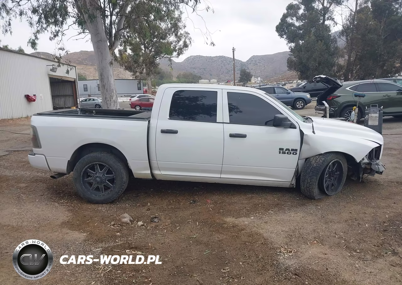 2018 Ram 1500 Express 4X2 5'7 Box VIN:1C6RR6KG7JS337143 - 13