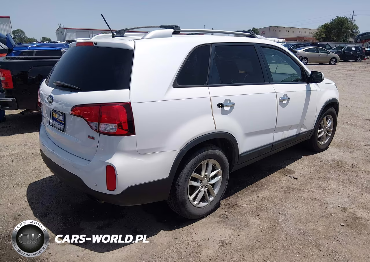 2014 Kia Sorento Lx VIN:5XYKT3A66EG530611 - 4