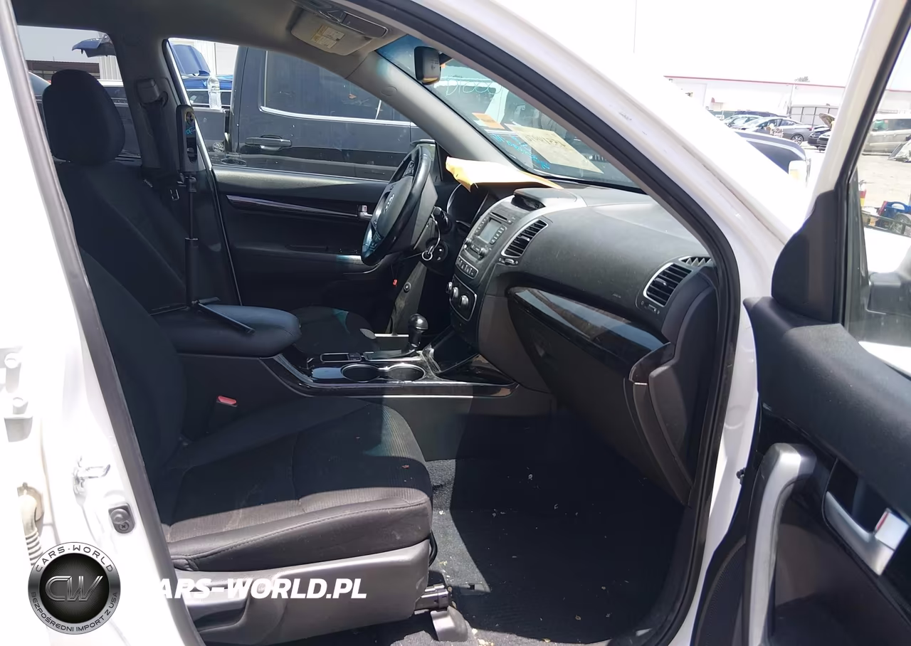 2014 Kia Sorento Lx VIN:5XYKT3A66EG530611 - 5