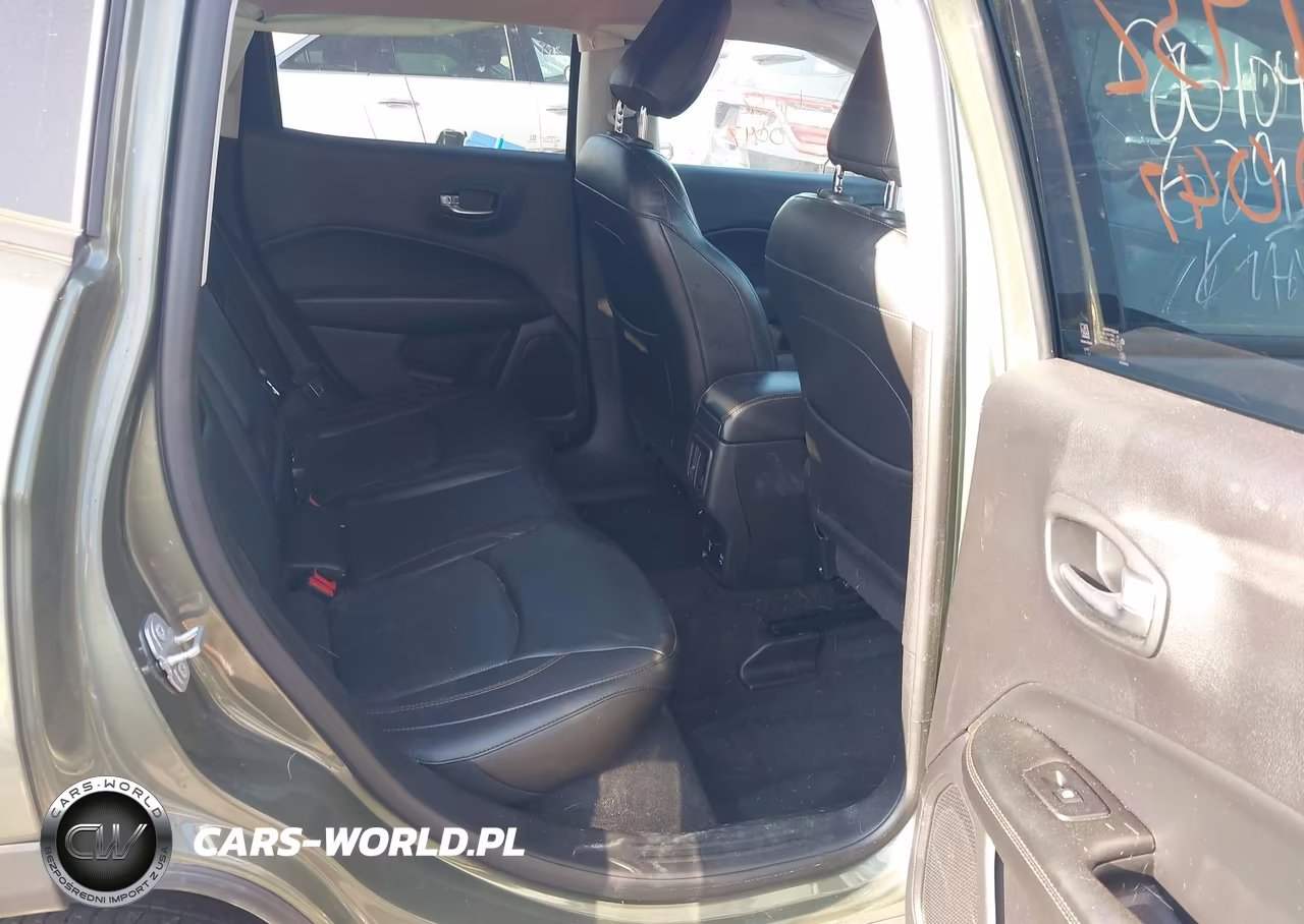2018 Jeep Compass Limited 4X4 VIN:3C4NJDCB3JT258847 - 8