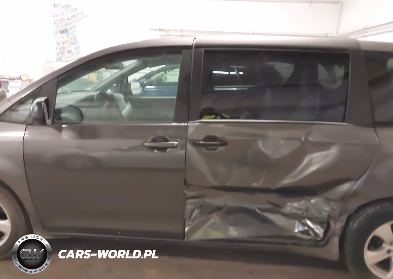 2017 Toyota Sienna L 7 Passenger VIN:5TDZZ3DCXHS802762 - 14