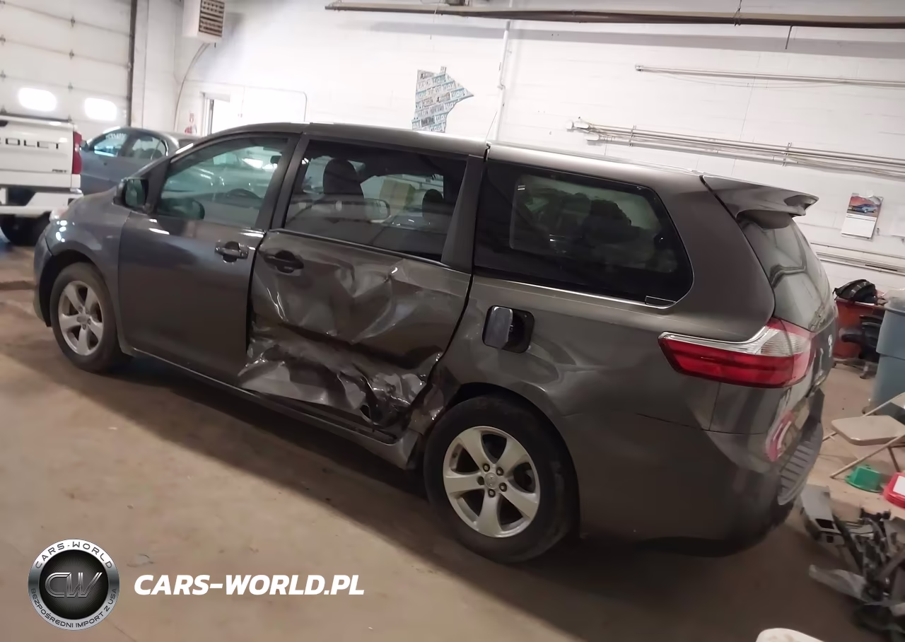 2017 Toyota Sienna L 7 Passenger VIN:5TDZZ3DCXHS802762 - 3