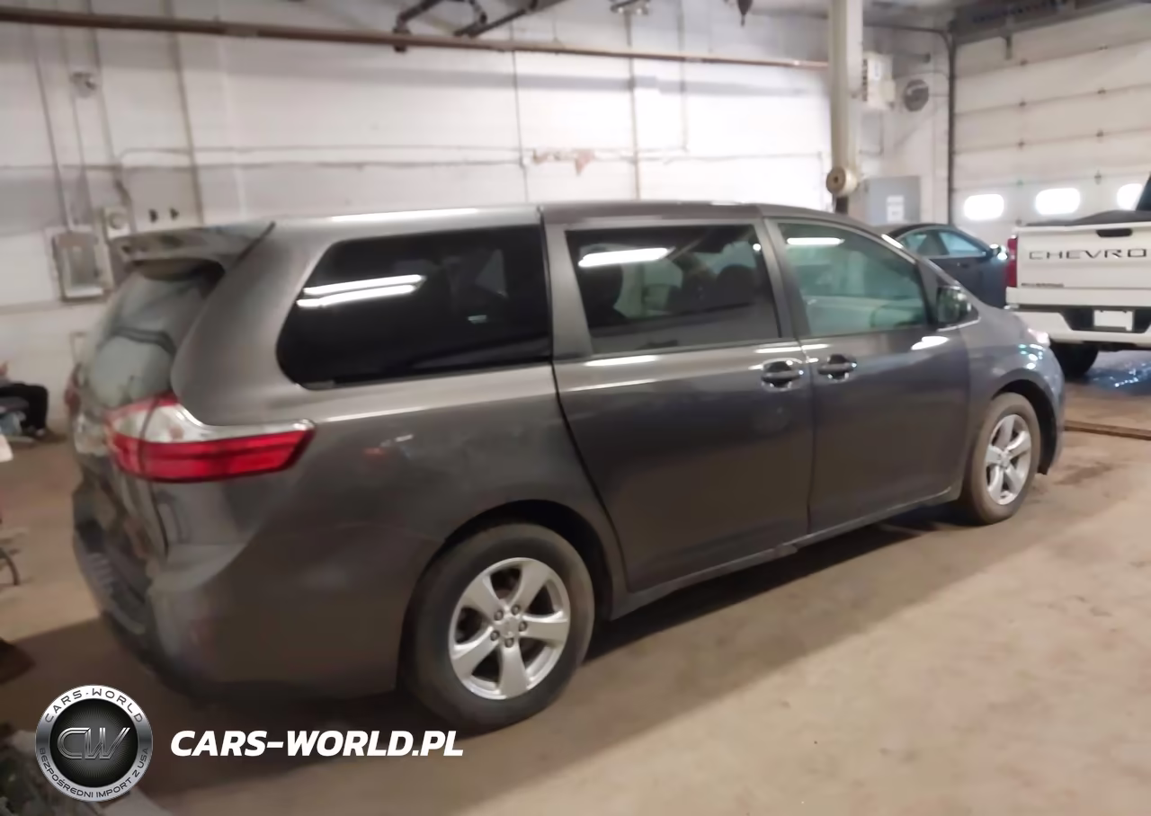 2017 Toyota Sienna L 7 Passenger VIN:5TDZZ3DCXHS802762 - 4