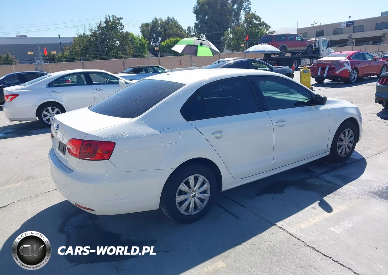 2013 Volkswagen Jetta 2.0L S VIN:3VW2K7AJ4DM390376 - 4