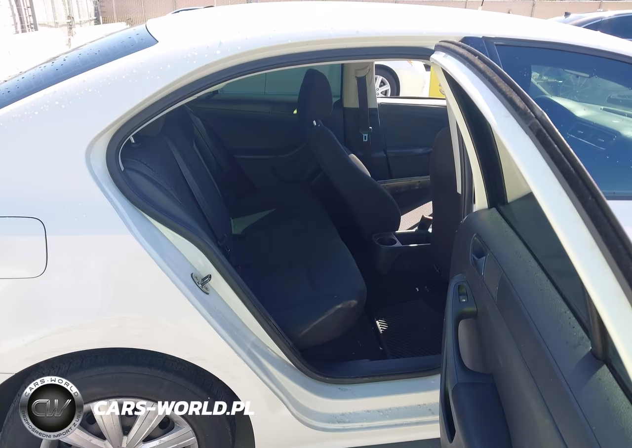 2013 Volkswagen Jetta 2.0L S VIN:3VW2K7AJ4DM390376 - 8