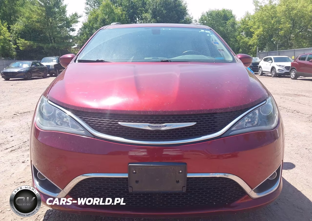 2017 Chrysler Pacifica Touring-L Plus VIN:2C4RC1EG8HR659343 - 12