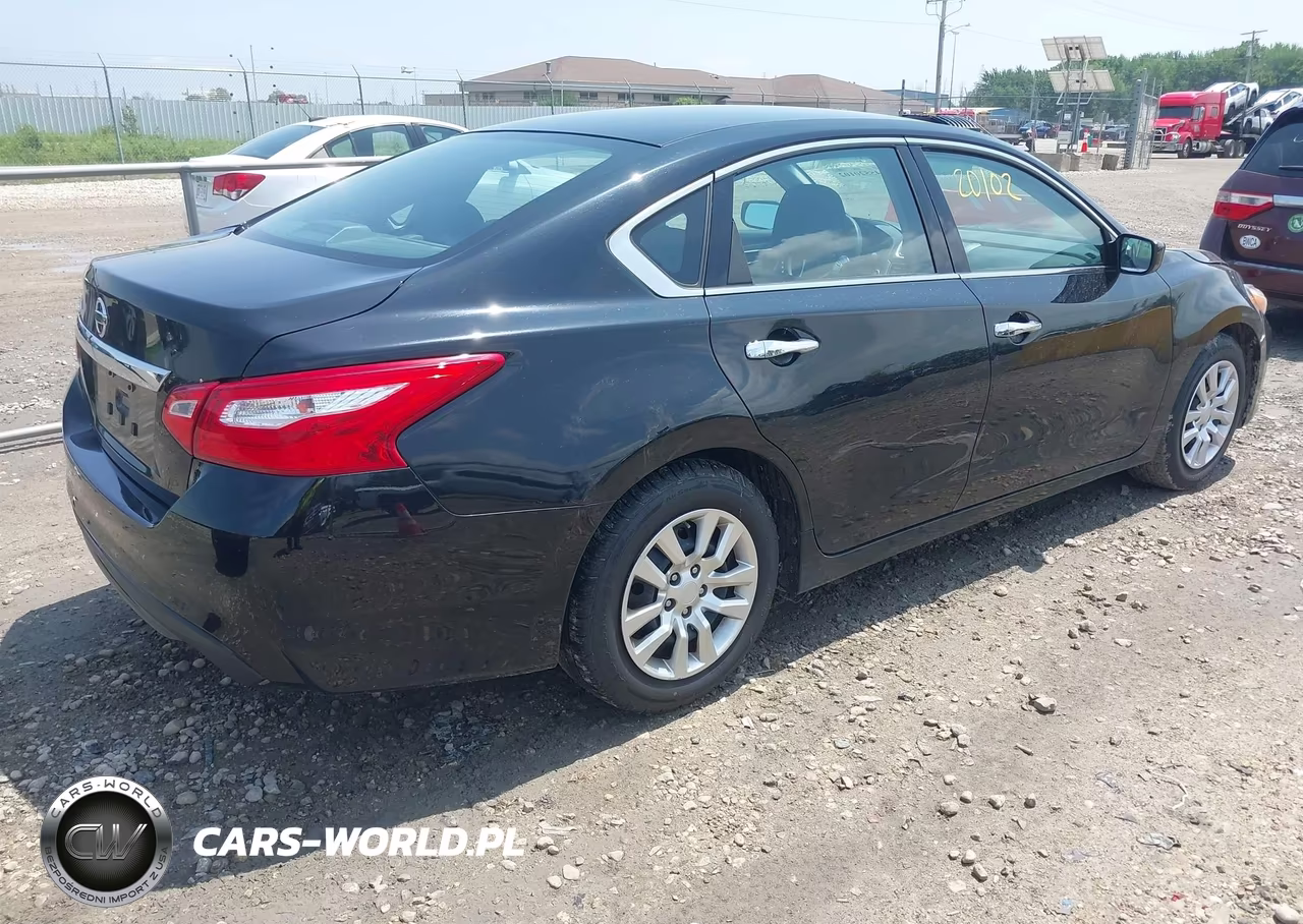 2017 Nissan Altima 2.5 S VIN:1N4AL3AP3HN303089 - 4