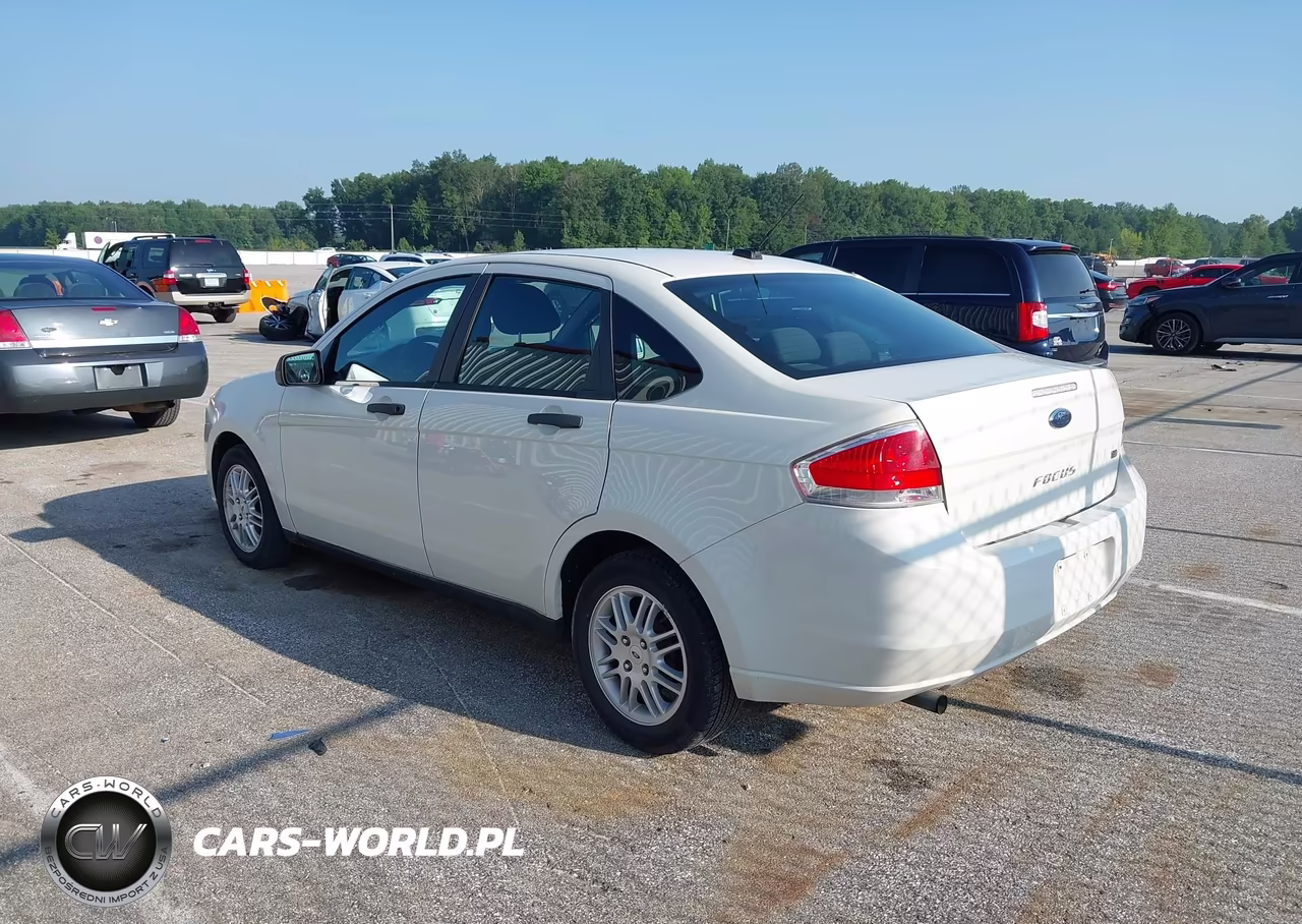 2010 Ford Focus Se VIN:1FAHP3FN1AW224191 - 3