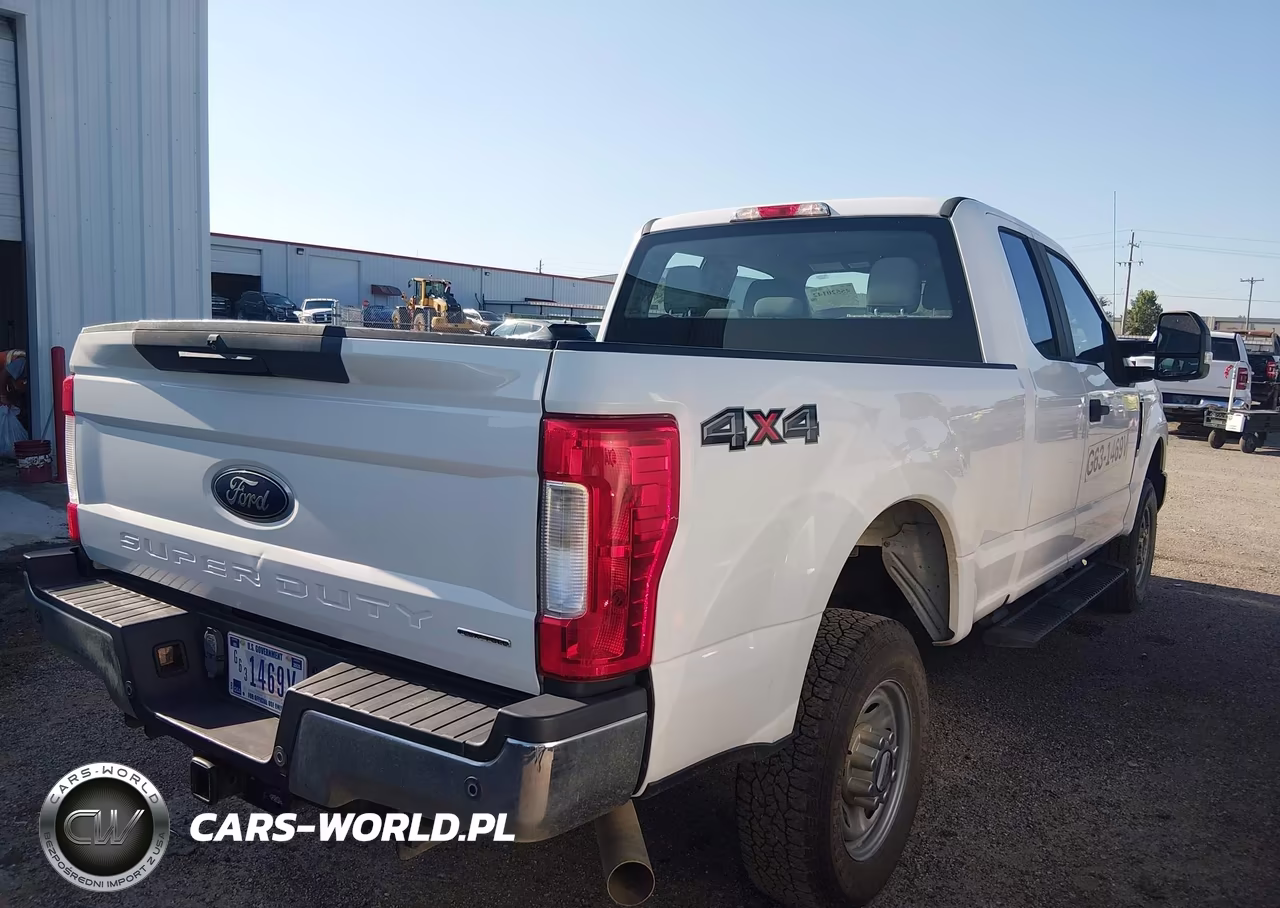 2018 Ford F-250 Lariat-Xl-Xlt VIN:1FT7X2B65JEC48742 - 4