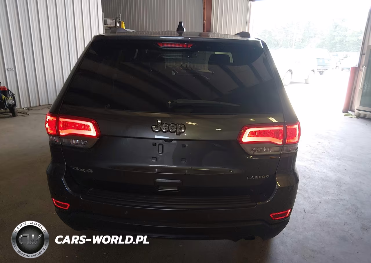 2019 Jeep Grand Cherokee Laredo E 4X4 VIN:1C4RJFAG7KC836960 - 17