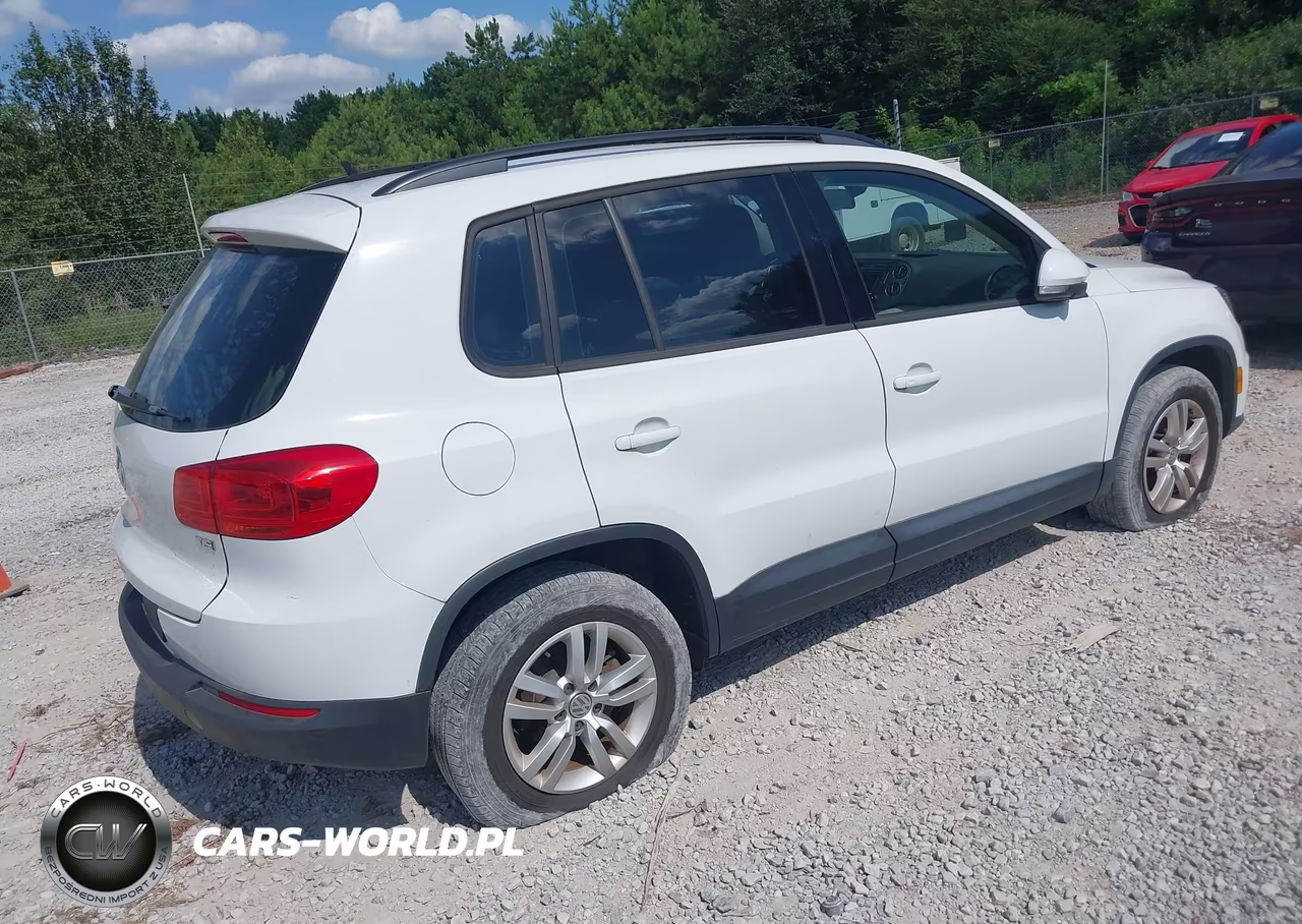 2016 Volkswagen Tiguan S VIN:WVGAV7AX1GW574359 - 4