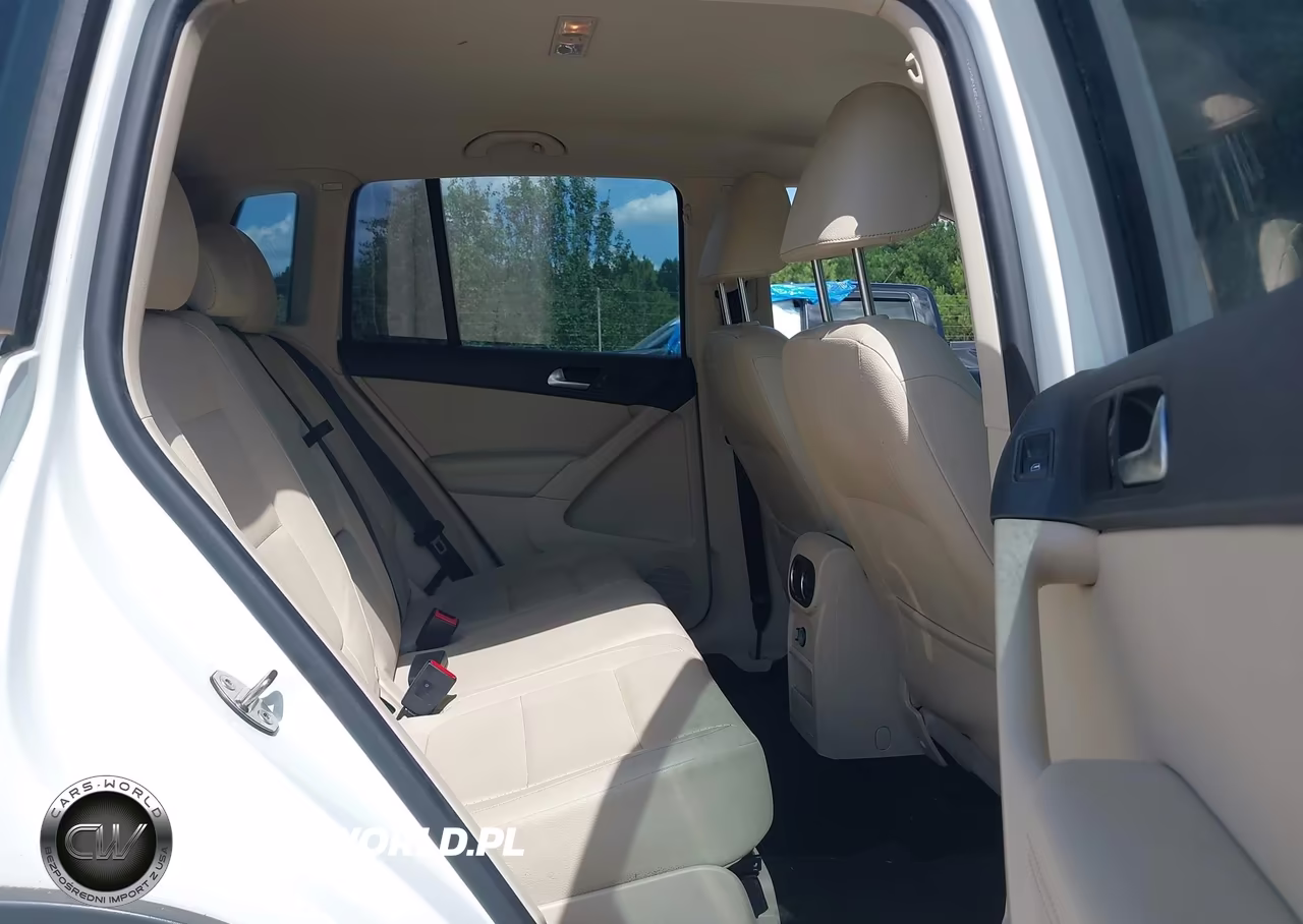 2016 Volkswagen Tiguan S VIN:WVGAV7AX1GW574359 - 8