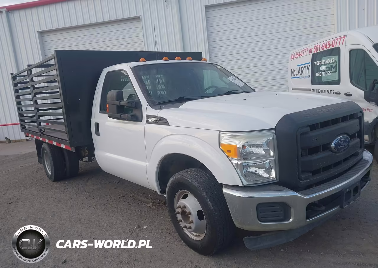 2015 Ford F-350 Chassis Xl
