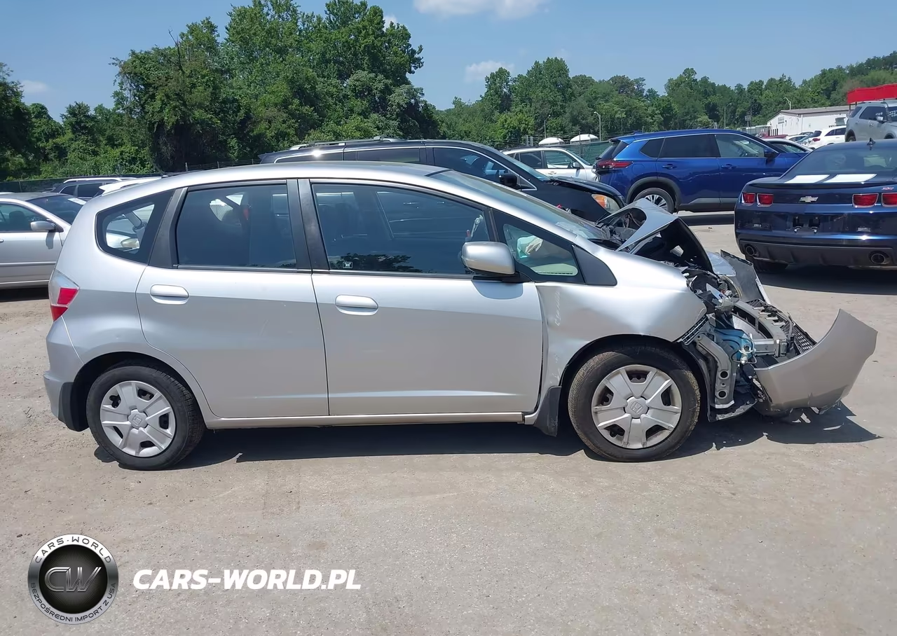 2013 Honda Fit VIN:JHMGE8H34DC052795 - 14