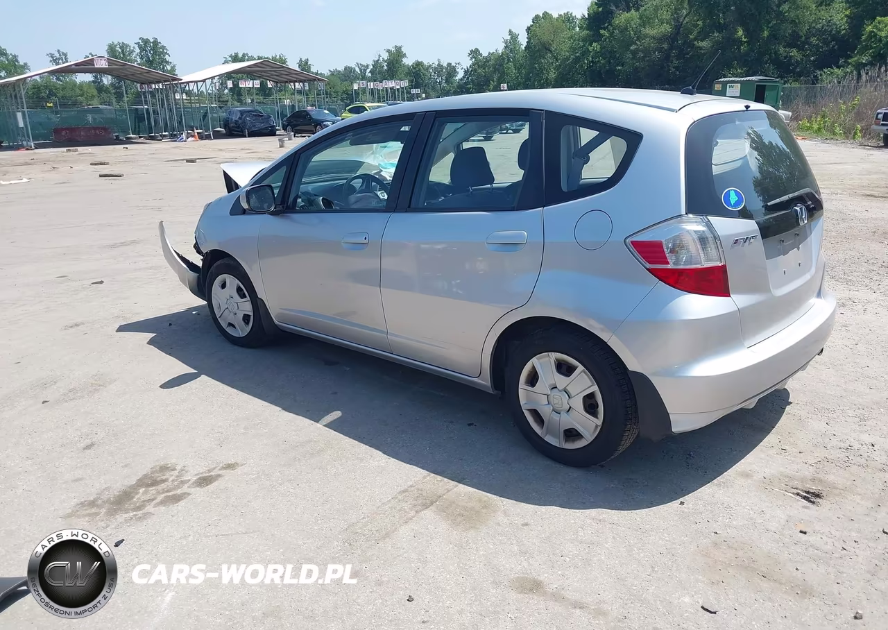 2013 Honda Fit VIN:JHMGE8H34DC052795 - 3