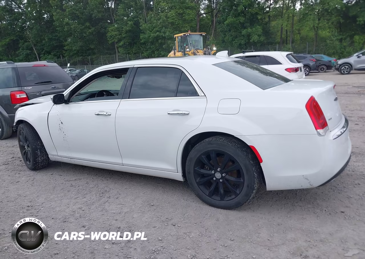 2015 Chrysler 300C Awd VIN:2C3CCAKG1FH781916 - 13