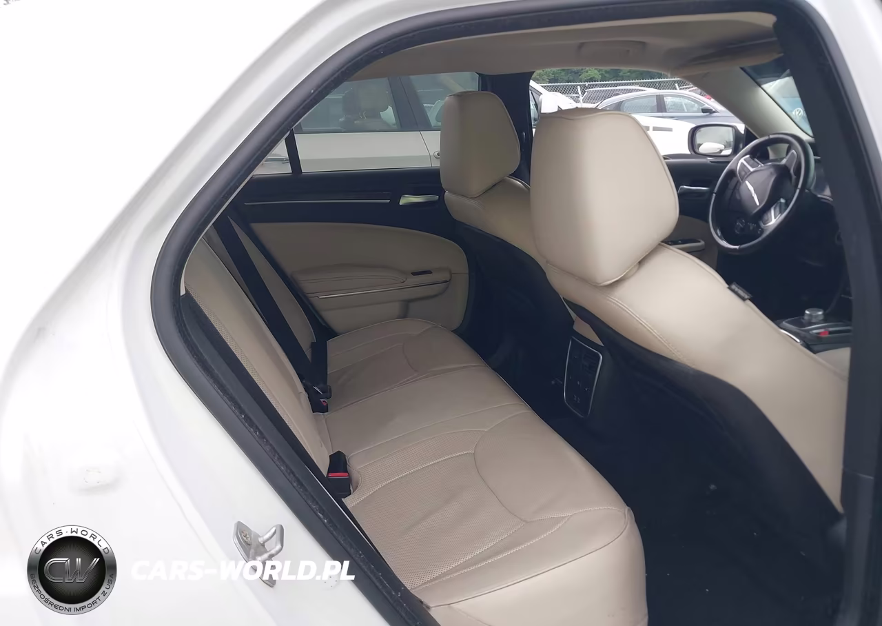 2015 Chrysler 300C Awd VIN:2C3CCAKG1FH781916 - 8