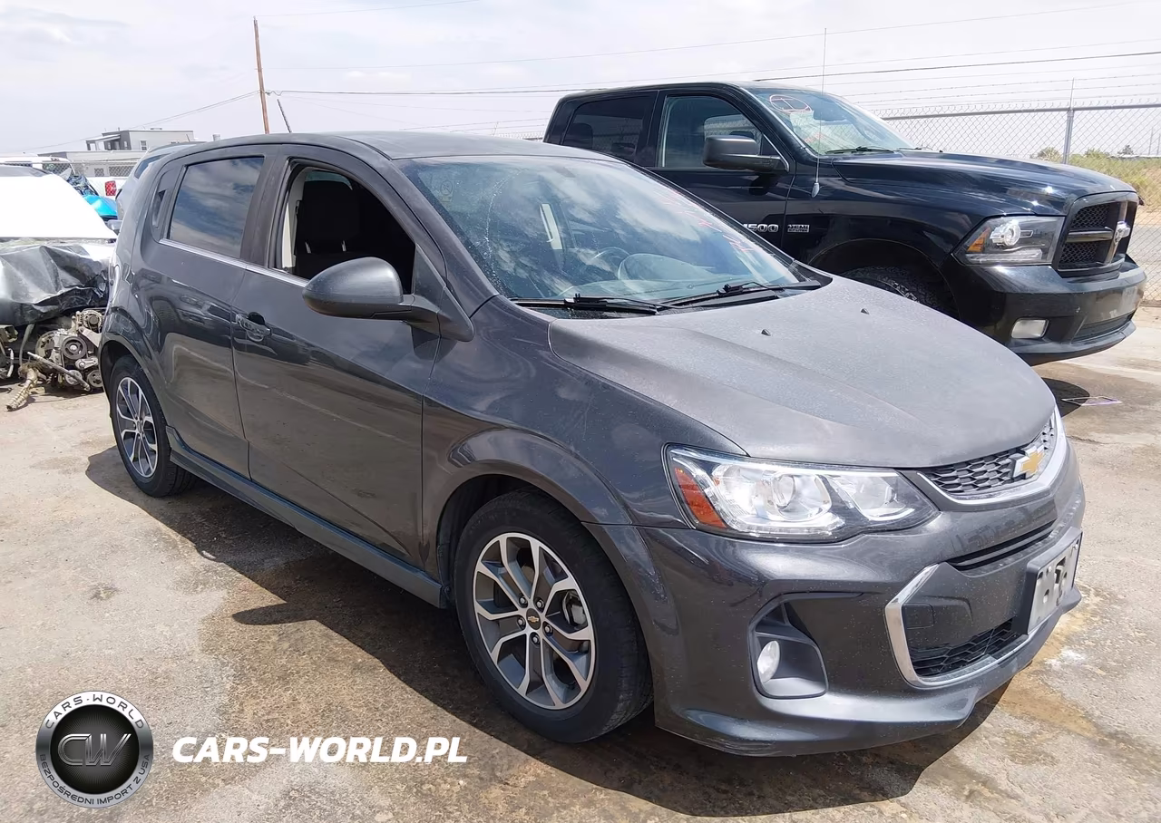 2017 Chevrolet Sonic Lt Auto – zdjęcie 1 z 11