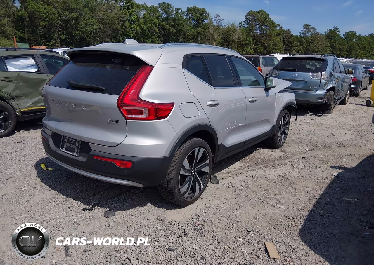 2025 Volvo Xc40 B5 Plus Bright Theme VIN:YV4L12UEXS2509884 - 4