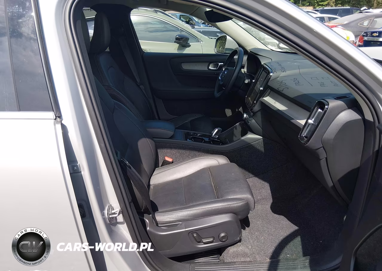 2025 Volvo Xc40 B5 Plus Bright Theme VIN:YV4L12UEXS2509884 - 5