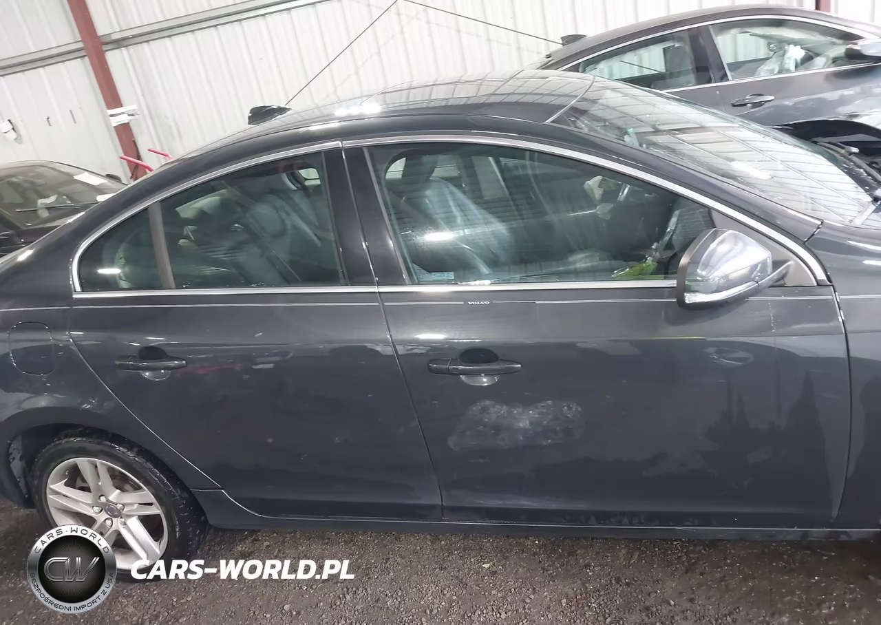 2015 Volvo S60 T5 Platinum VIN:YV140MFM5F2355532 - 13