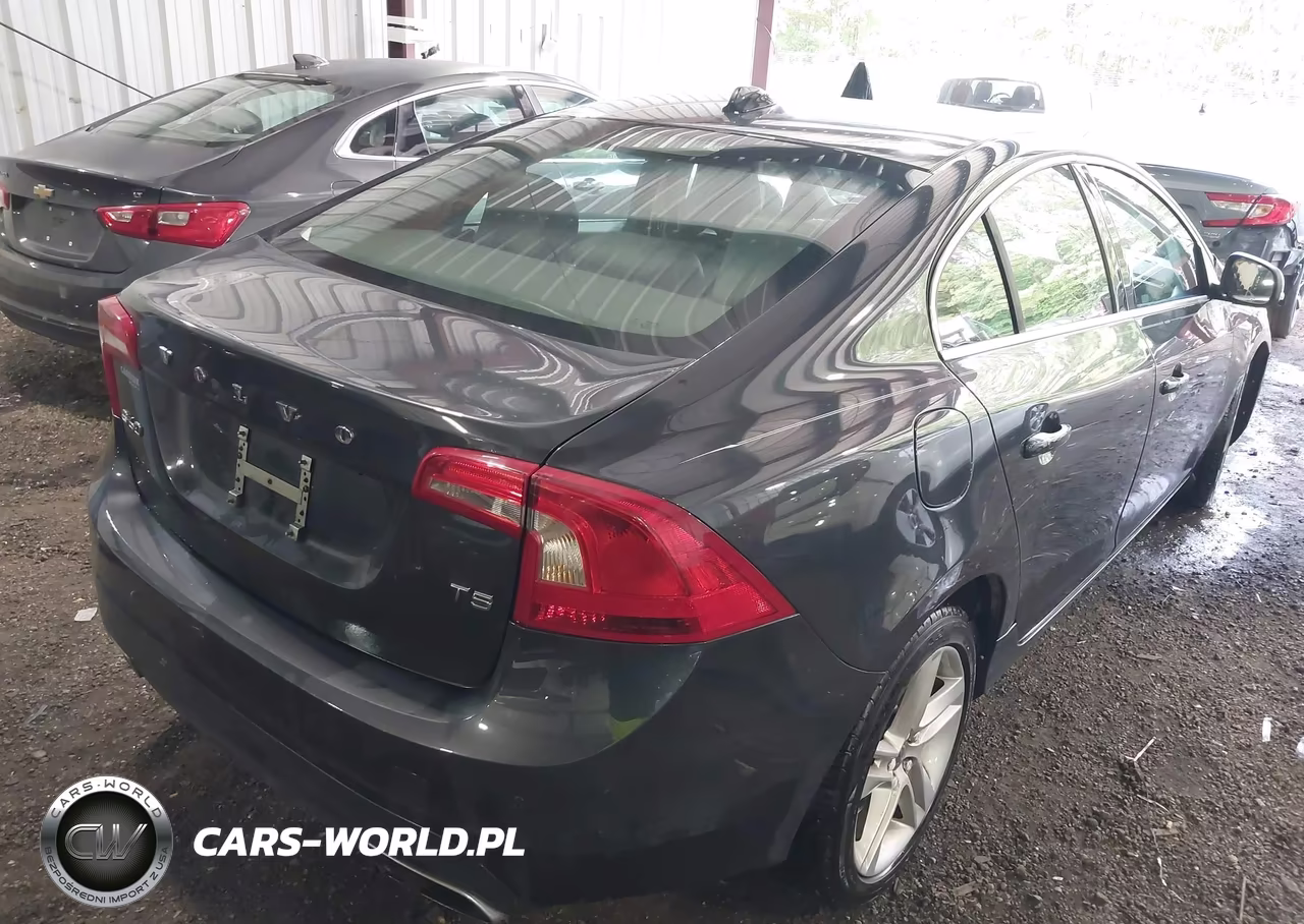 2015 Volvo S60 T5 Platinum VIN:YV140MFM5F2355532 - 4
