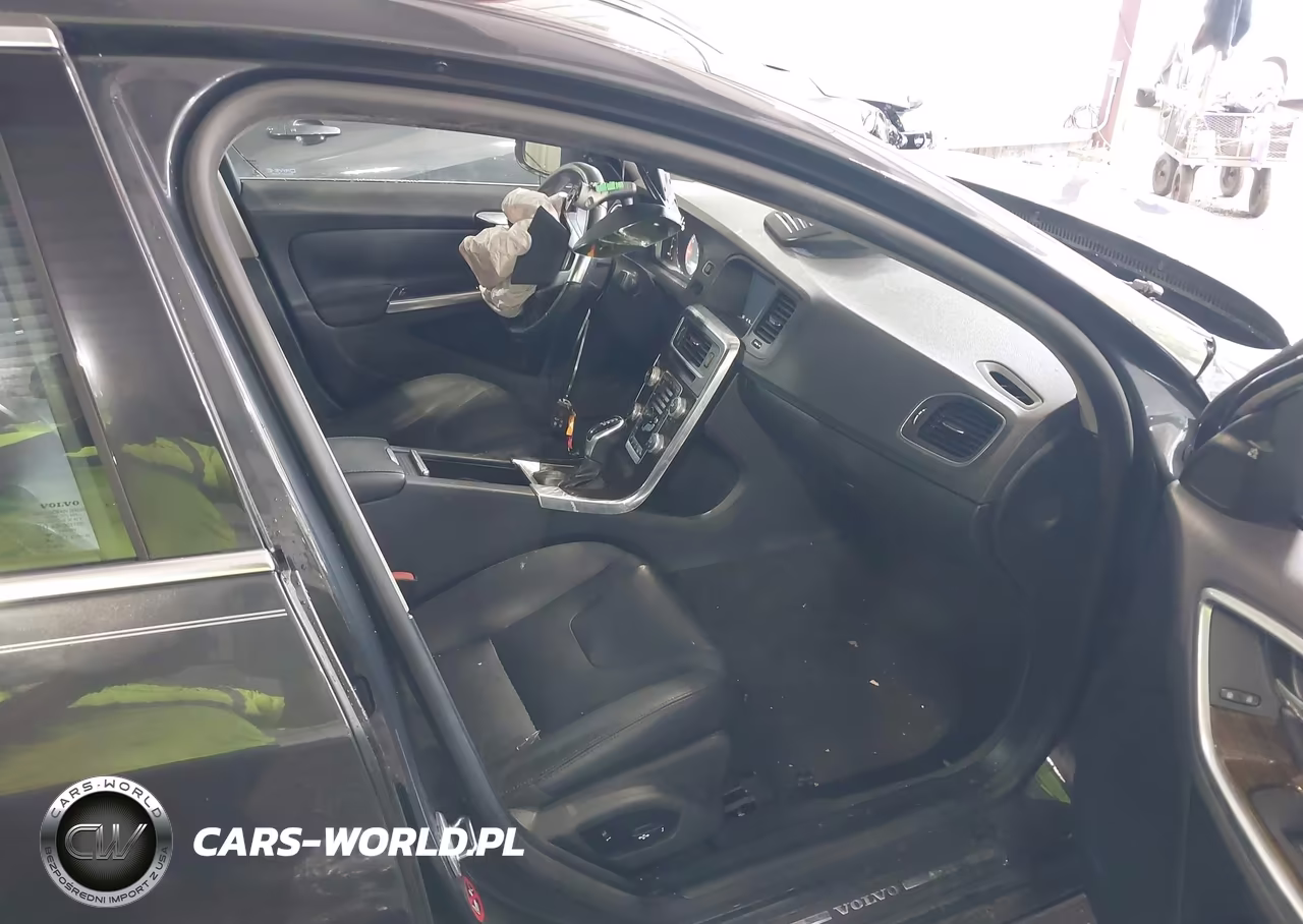 2015 Volvo S60 T5 Platinum VIN:YV140MFM5F2355532 - 5