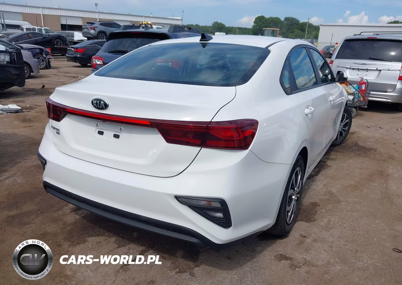 2019 Kia Forte Fe VIN:3KPF24ADXKE107130 - 4