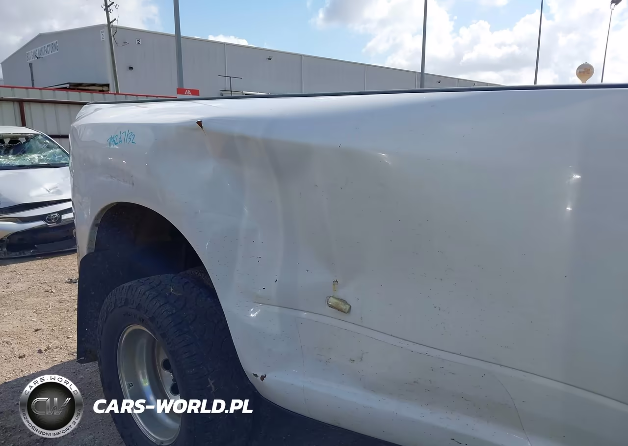 2017 Ram 3500 Tradesman 4X4 8' Box VIN:3C63RRGL4HG631694 - 14