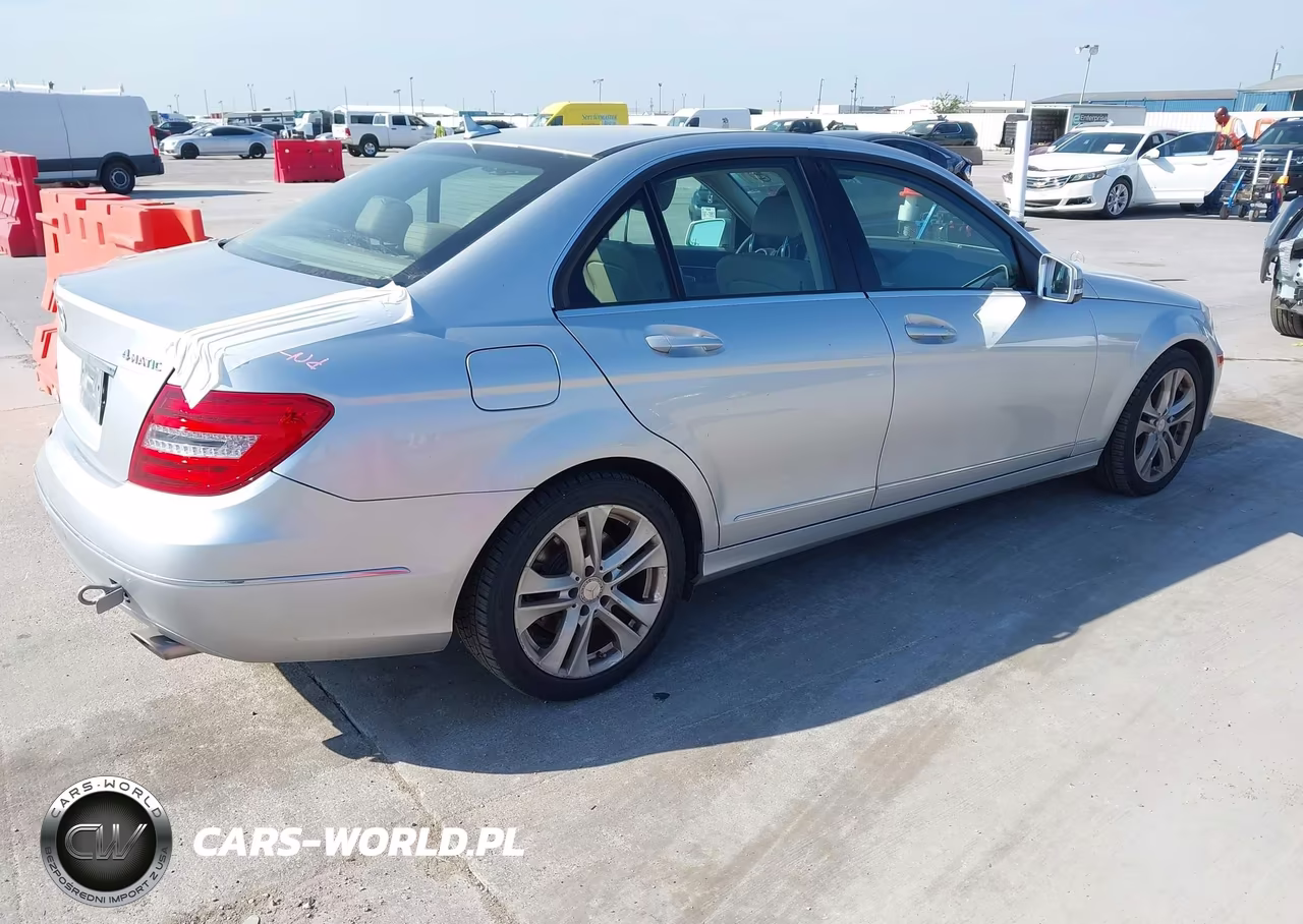 2014 Mercedes-Benz C 300 Luxury 4Matic VIN:WDDGF8ABXEA936260 - 4