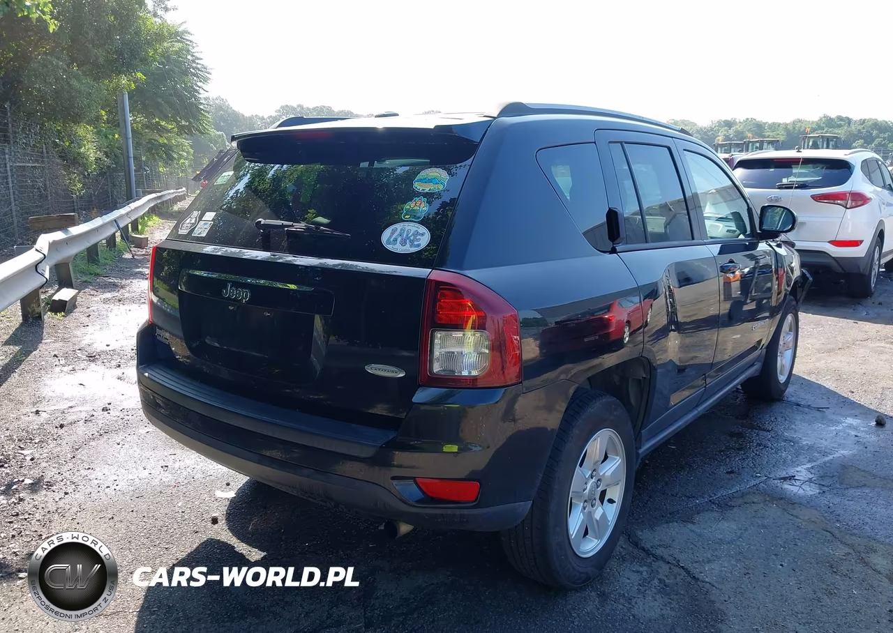 2017 Jeep Compass Latitude Fwd VIN:1C4NJCEB4HD160384 - 4