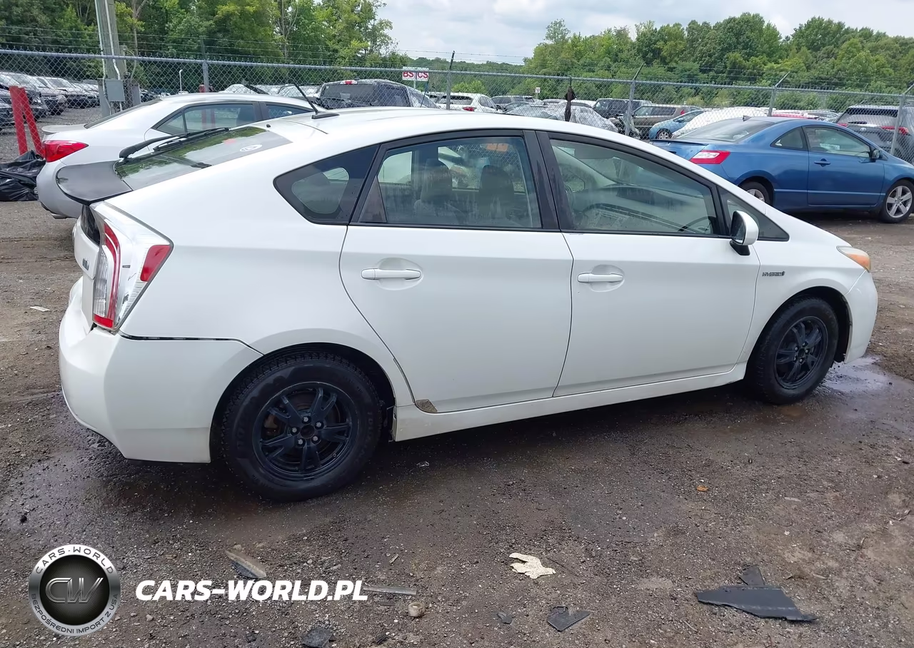 2012 Toyota Prius Three VIN:JTDKN3DU5C1510318 - 13