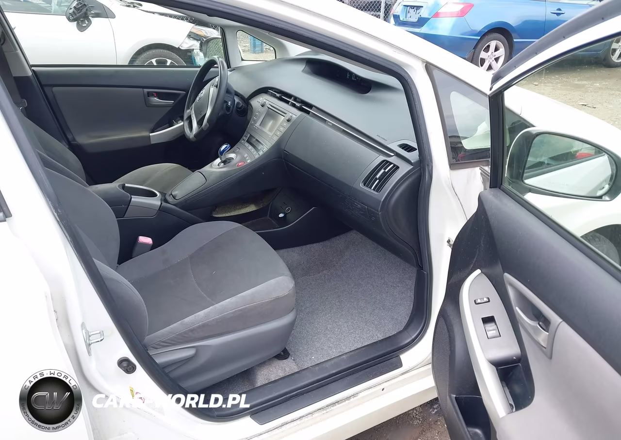 2012 Toyota Prius Three VIN:JTDKN3DU5C1510318 - 5