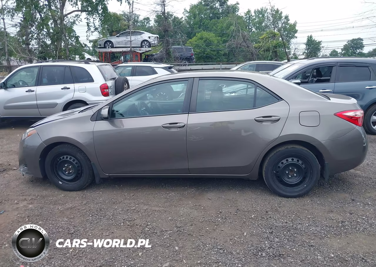 2018 Toyota Corolla Le VIN:2T1BURHE7JC965494 - 14