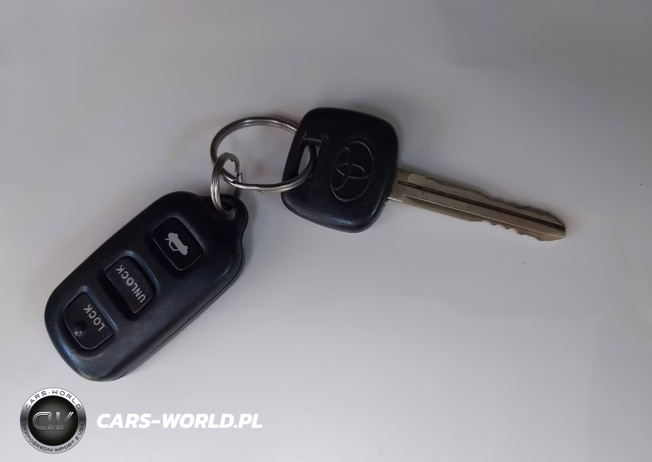 2003 Toyota Camry Le VIN:4T1BE32K33U195904 - 11