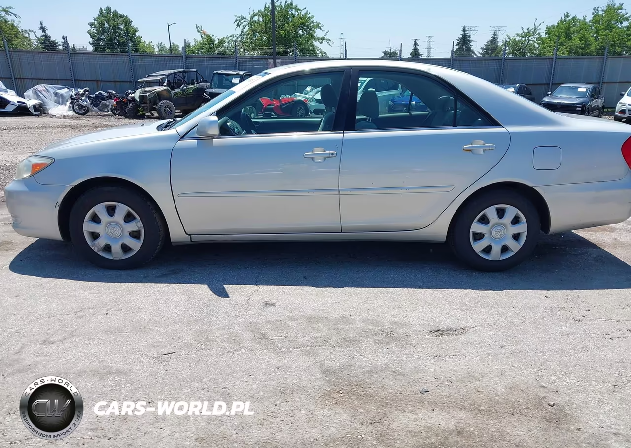2003 Toyota Camry Le VIN:4T1BE32K33U195904 - 15