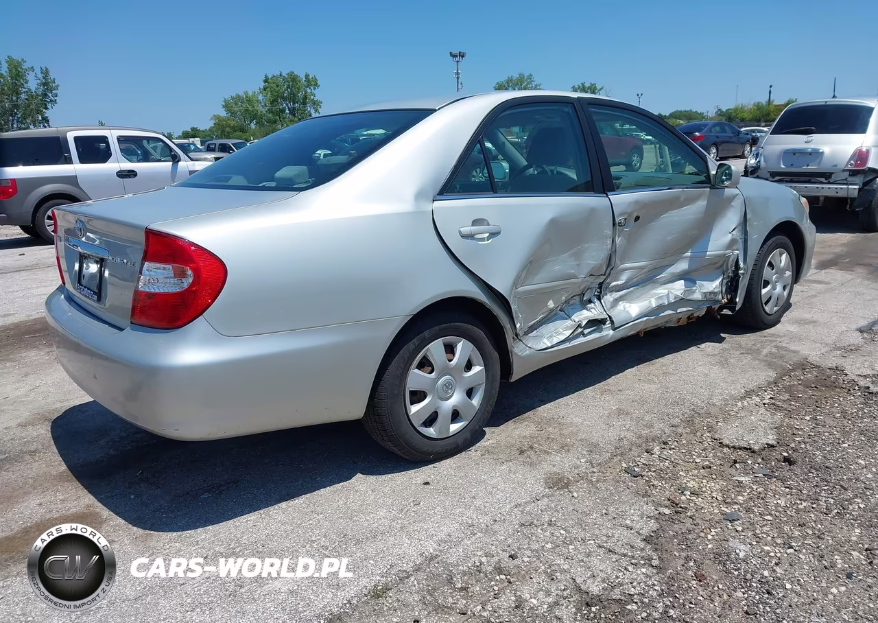 2003 Toyota Camry Le VIN:4T1BE32K33U195904 - 4