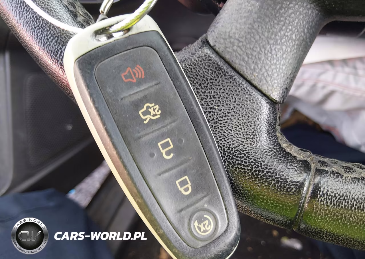 2013 Ford Focus Titanium VIN:1FADP3J27DL128972 - 11