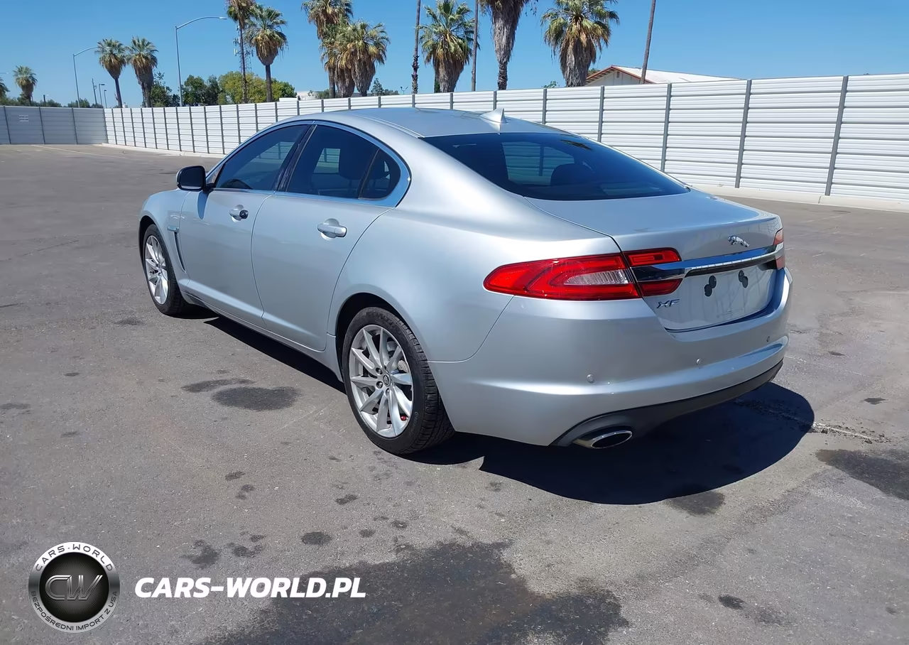 2013 Jaguar Xf VIN:SAJWA0ES6DPU00693 - 3