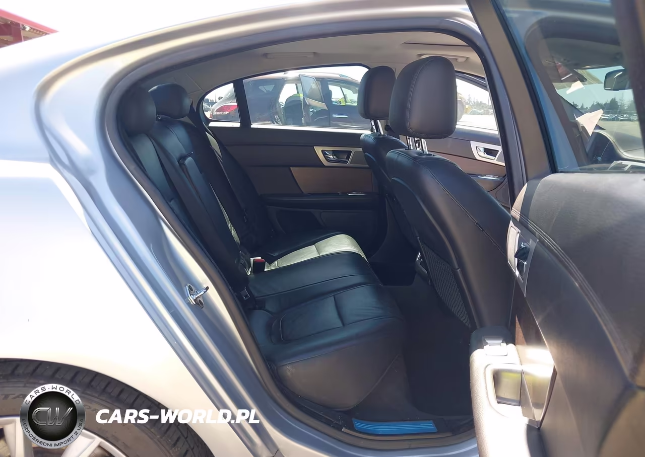 2013 Jaguar Xf VIN:SAJWA0ES6DPU00693 - 8
